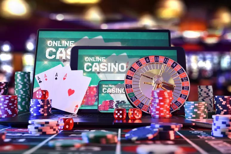 Mobile experience layout for 222bet apk on Android and browser screens